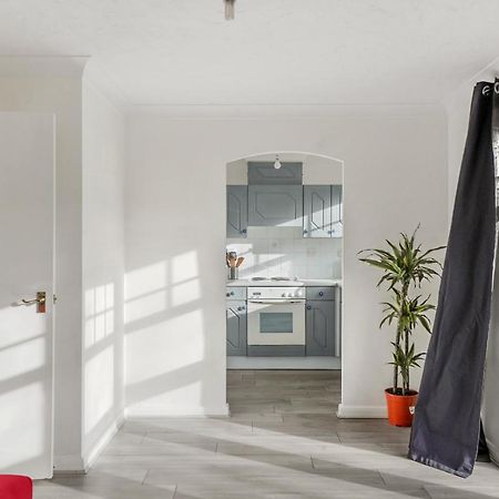 Appartamento Cozy Luton Town Centre Retreat Esterno foto