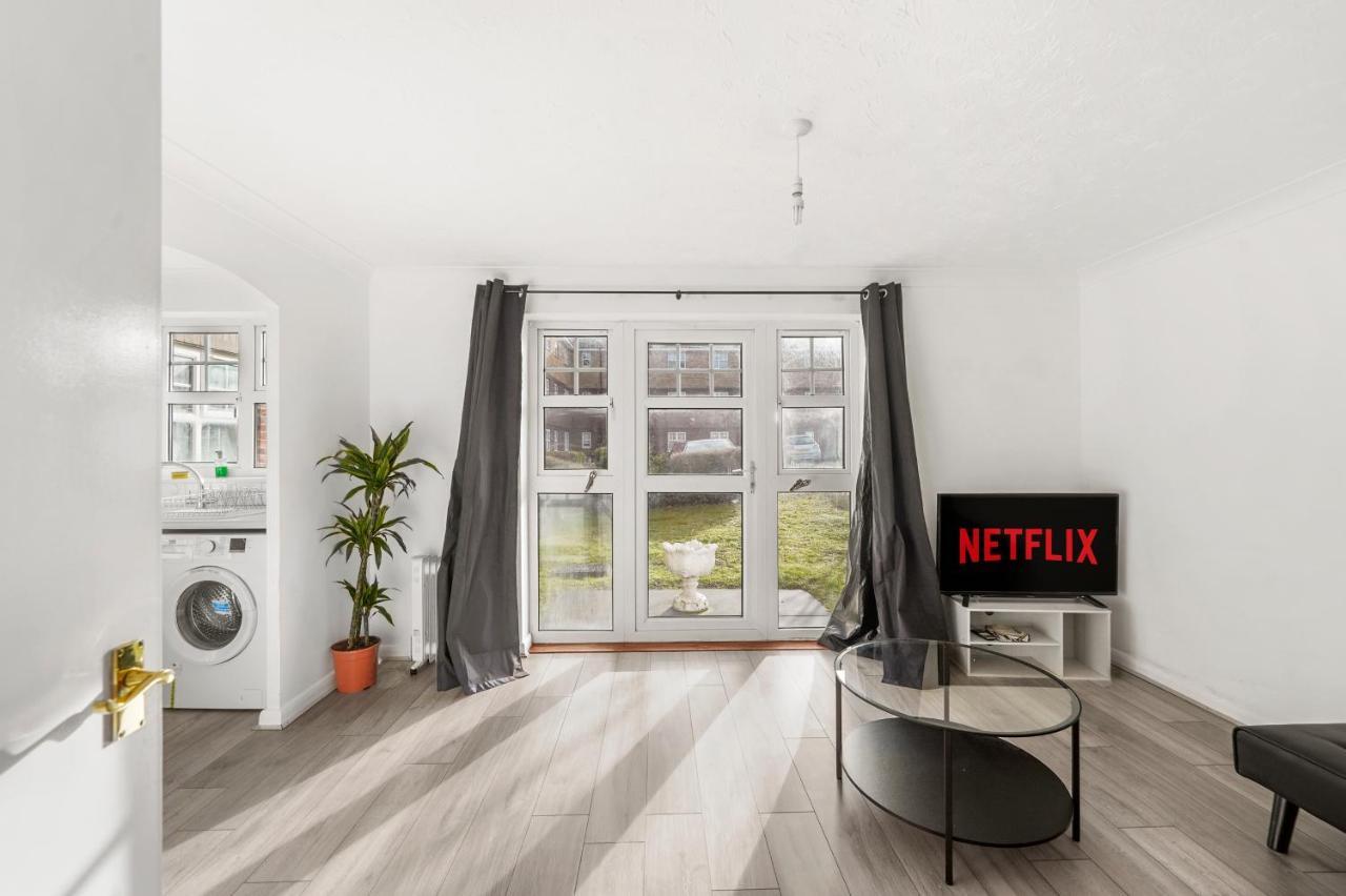 Appartamento Cozy Luton Town Centre Retreat Esterno foto