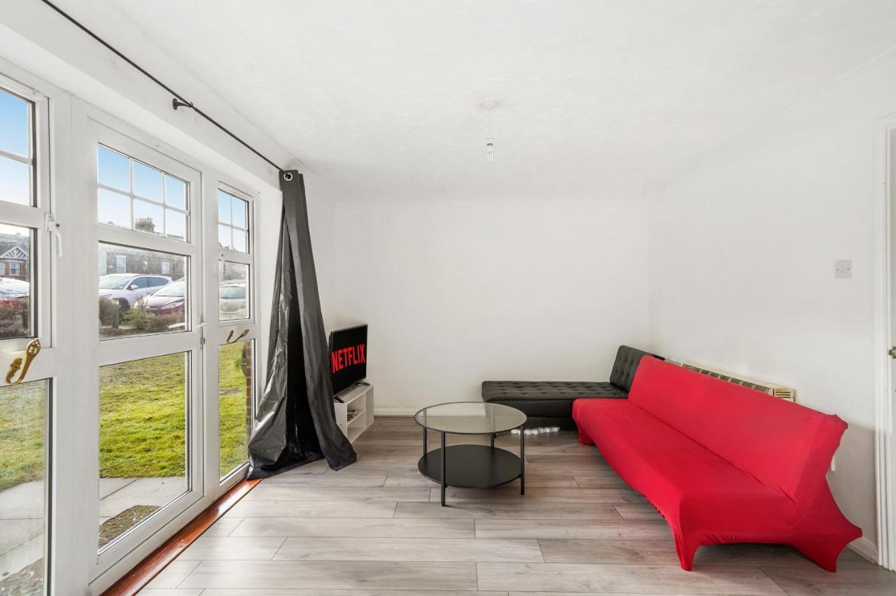 Appartamento Cozy Luton Town Centre Retreat Esterno foto