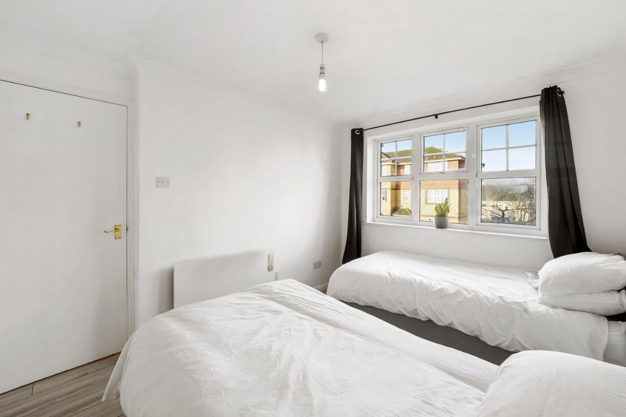Appartamento Cozy Luton Town Centre Retreat Esterno foto